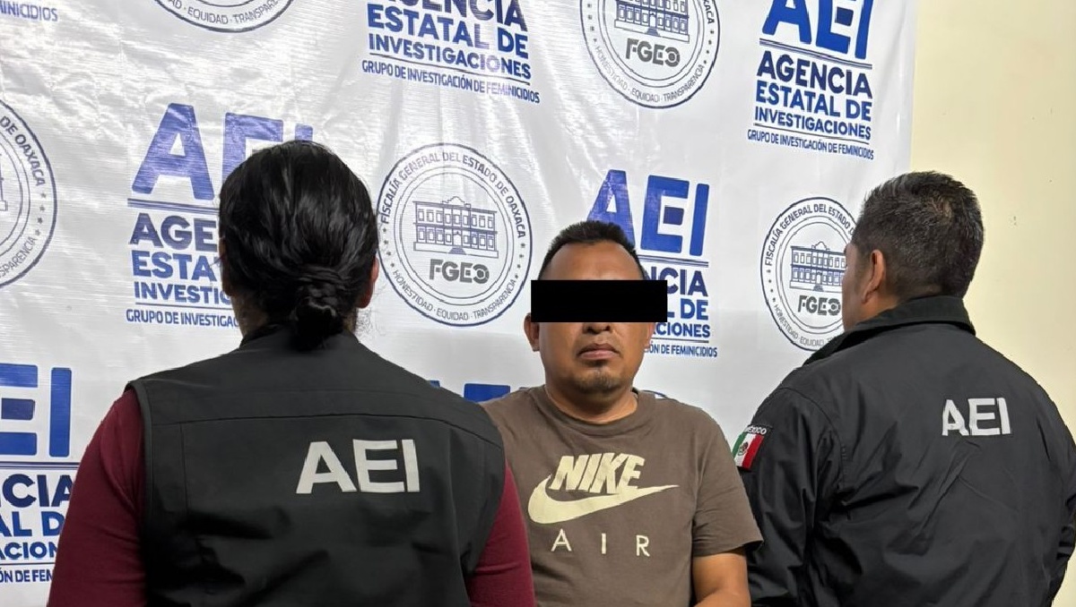 El detenido disparó contra la mujer cuando salía de una tienda de conveniencia. | Especial