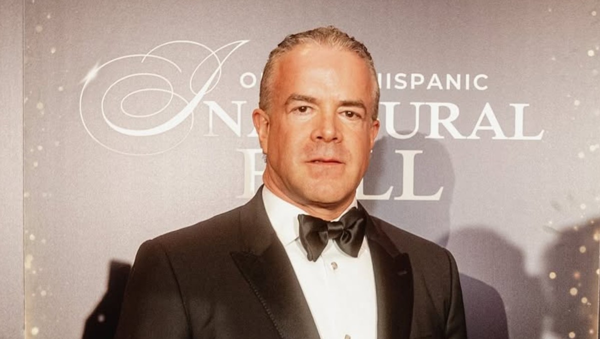 Raúl Rocha, dueño de Miss Universo, “tiene una alta necesidad de control y necesita convencer”, afirma Maryfer Centeno en análisis