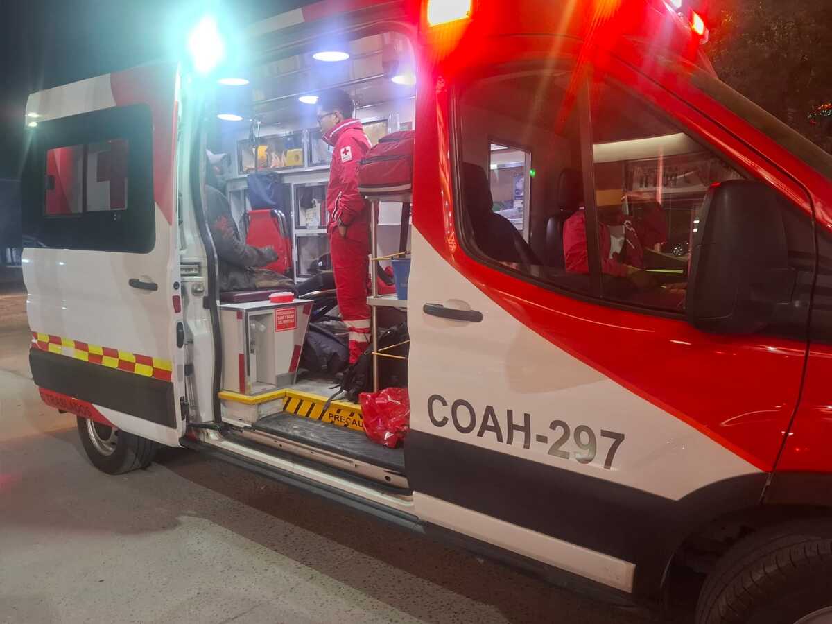 Al hospital acudieron Bomberos y de Protección Civil quienes con la ayuda de un dremel cortaron el anillo de metal. | Especial