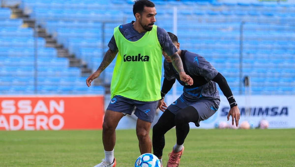 Alonso Escoboza, mediocampista de la Jaiba Brava.