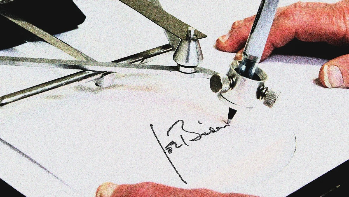 Autopen, la presunta máquina con la que Biden firmó documentos de la presidencia