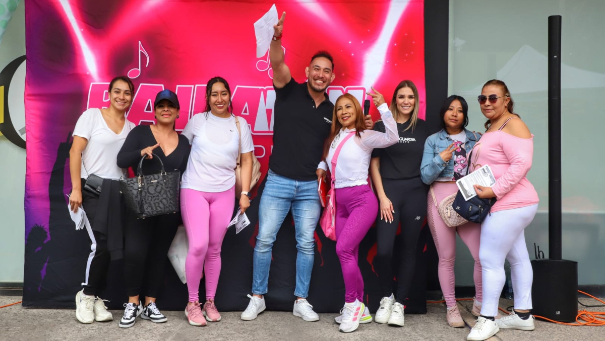 Entregan kits en instalaciones Multimedios Puebla para Bailatón 2025 | Melanie Torres