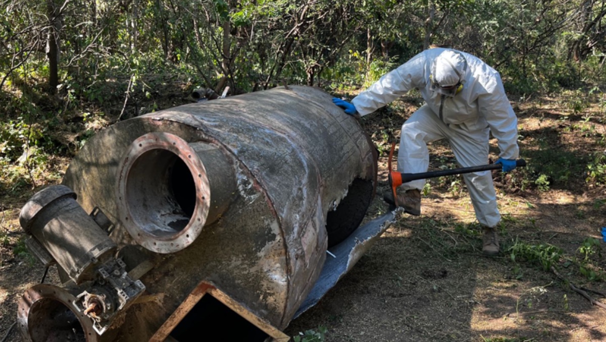 Inhabilitan dos laboratorios clandestinos y 18 áreas de concentración de material para la fabricación de drogas en Sinaloa