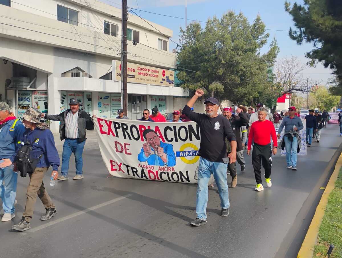 En Saltillo, trabajadores de AHMSA realizan movilizaciones. (Especial)