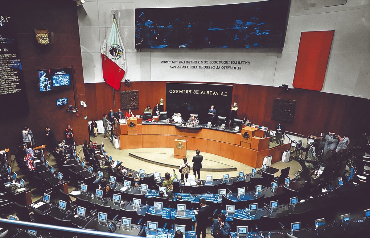 Incertidumbre y caos en el Senado por más de 24 horas
