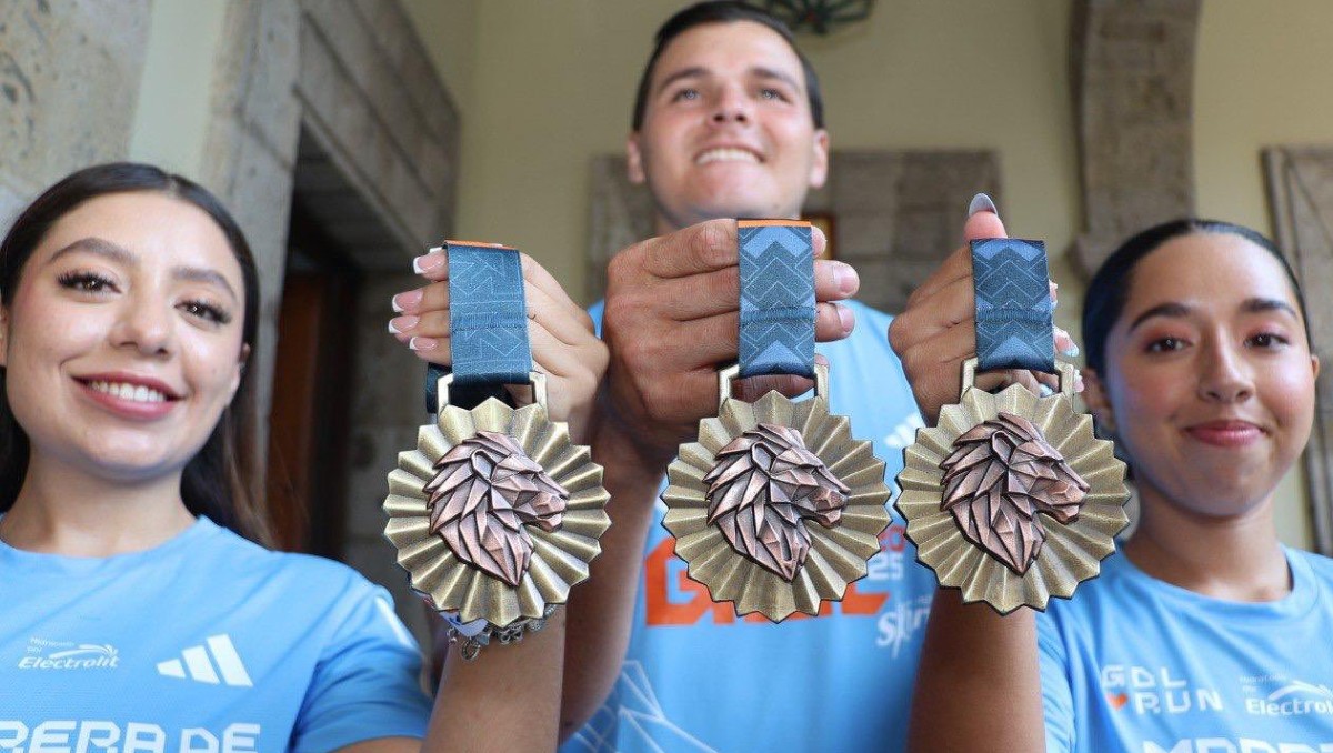 Así las medallas del Maratón Guadalajara 42k de 2025 | X ComudeGDL