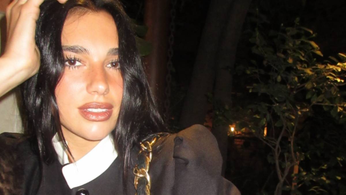 "Antología": Dua Lipa cantó una canción de Shakira en su paso por Bogotá