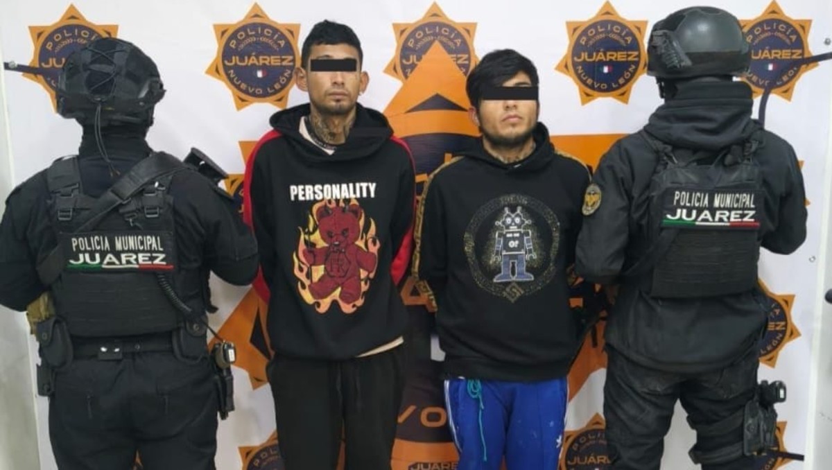 Ellos portaban bolsas tipo ziploc con cristal, básculas grameras y dinero en efectivo. Foto: Especial