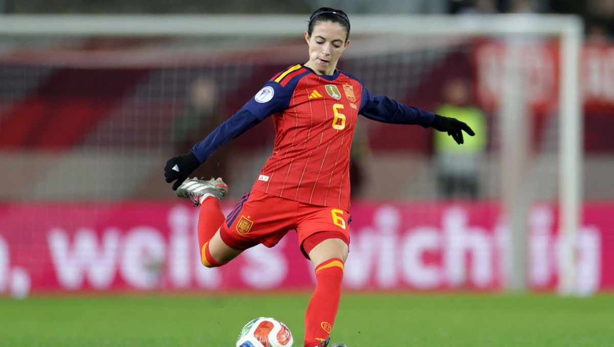 Aitana Bonmatí sufre una fractura de peroné y podría estar varios meses de baja