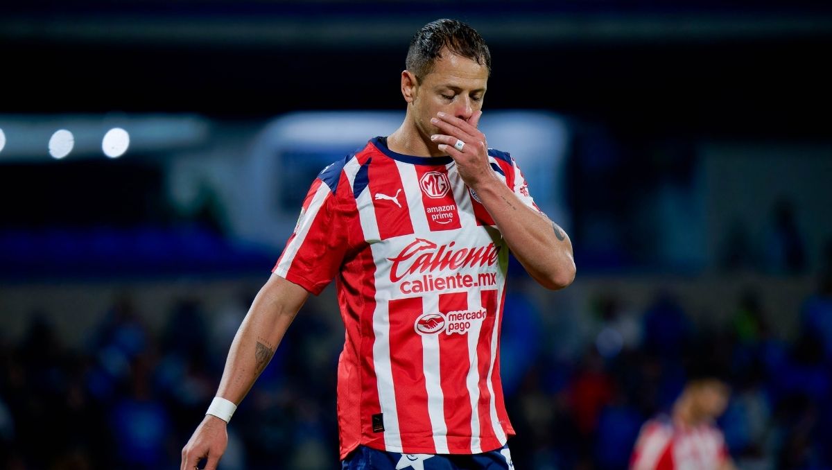 ¡La voló! Así falló 'Chicharito' Hernández el penal en el Cruz Azul vs Chivas | VIDEO