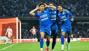 Jeremy Márquez celebra gol en el partido Cruz Azul vs Chivas en los cuartos de final