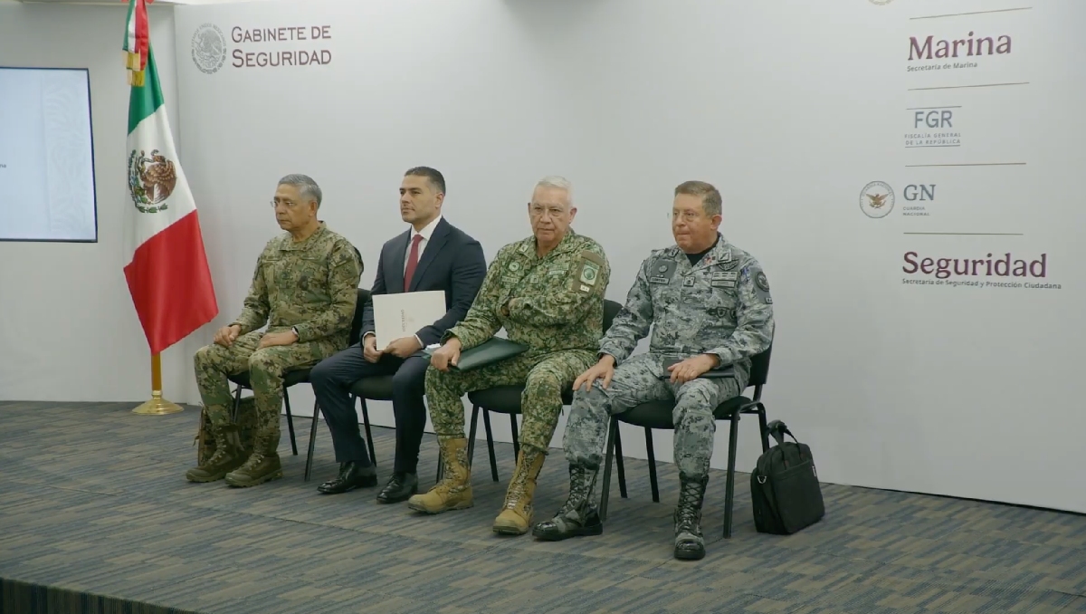 Los secretarios de Seguridad, Marina y Defensa, durante la conferencia de prensa de hoy. | Especial
