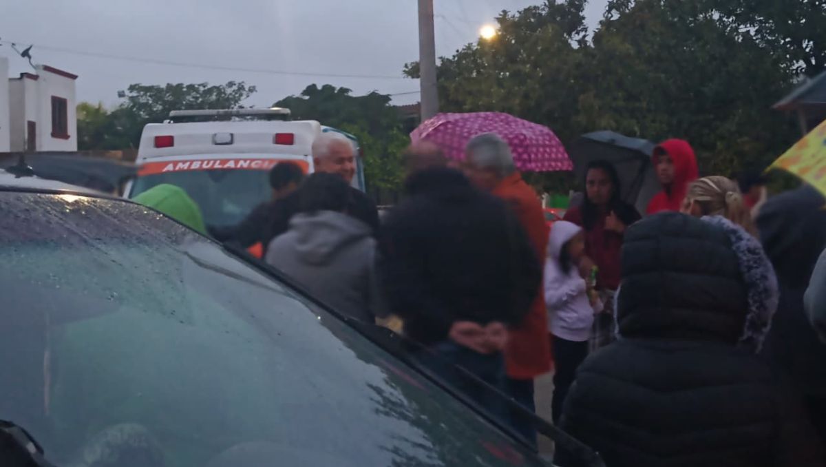 El arzobispo Rogelio Cabrera visitó la colonia en búsqueda de bendecir la calle de la explosión | Lolita Lastra