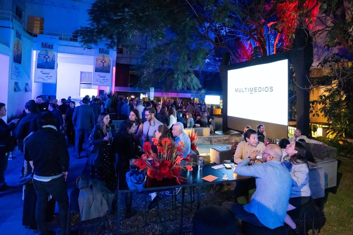 Este cóctel sirvió como un espacio para celebrar una década de fomento a la lectura. (Milenio)