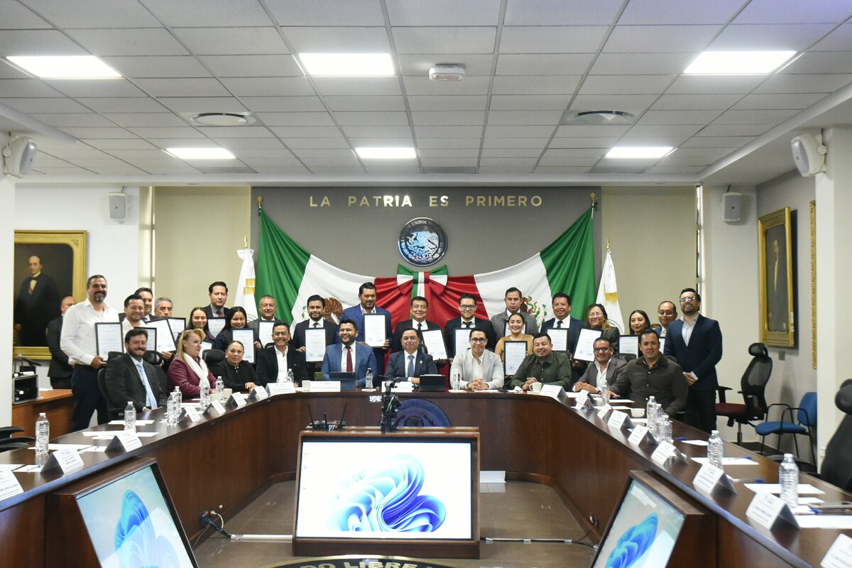 El Congreso de Hidalgo tomó protesta a las y los nuevos enlaces legislativos municipales. (Cortesía)