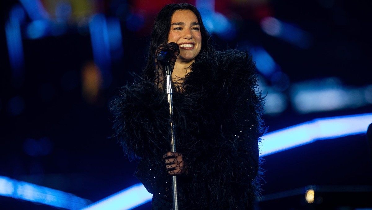 Dua Lipa canta en español en su primera fecha en México