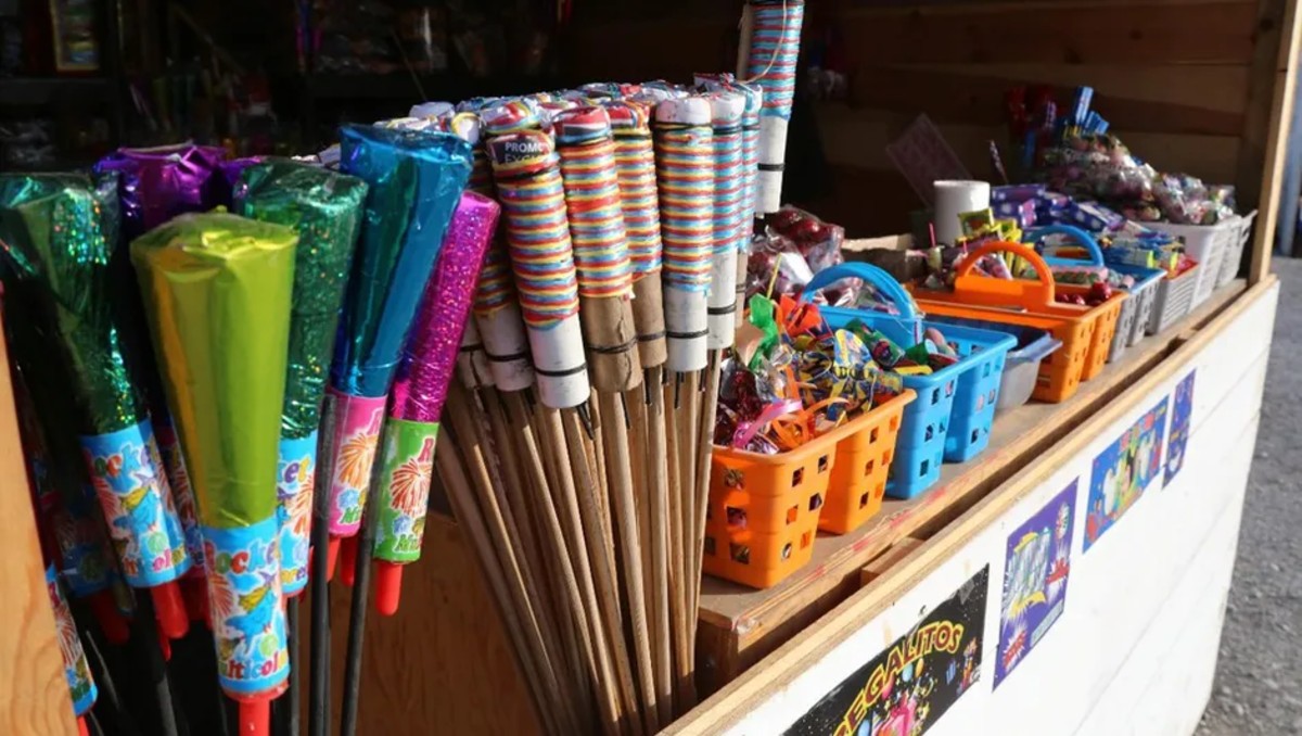 Venta clandestina de pirotecnia en Nuevo León | Archivo