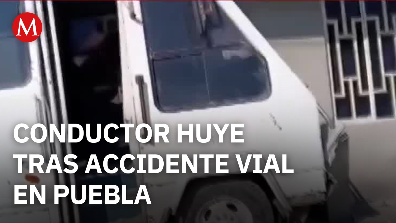 Buscan al conductor de un autobús escolar que abandonó el vehículo tras un choque en Puebla
