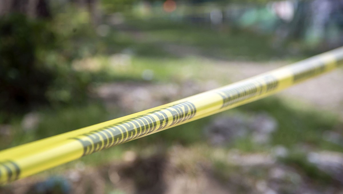 El cuerpo de una mujer fue localizado en una fosa clandestina dentro de una casa abandonada en Villa de Cárdenas.