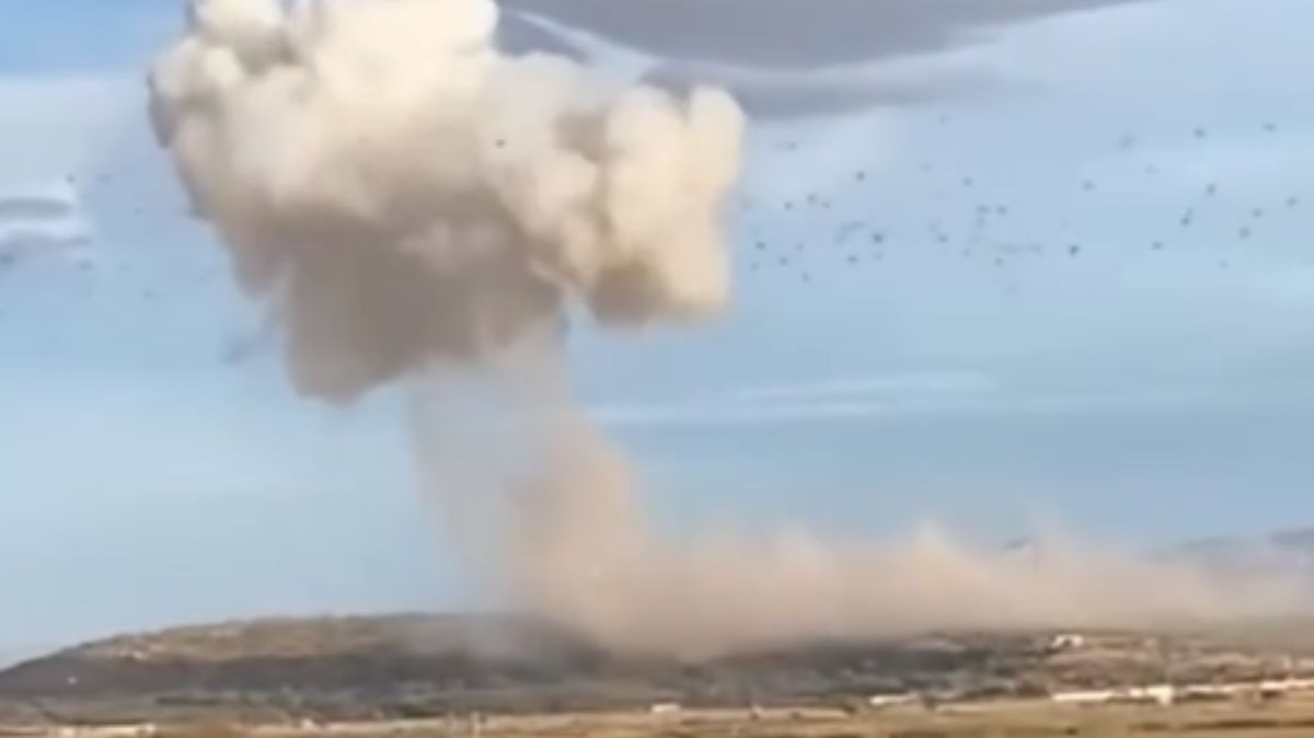 Elementos de la Fiscalía, Protección Civil y la Secretaría de la Defensa Nacional acudieron al lugar.| Especial