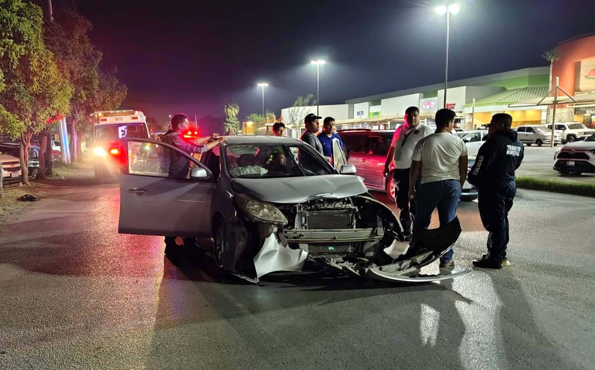 Fuerte accidente en estacionamiento de supermercado. | Especial