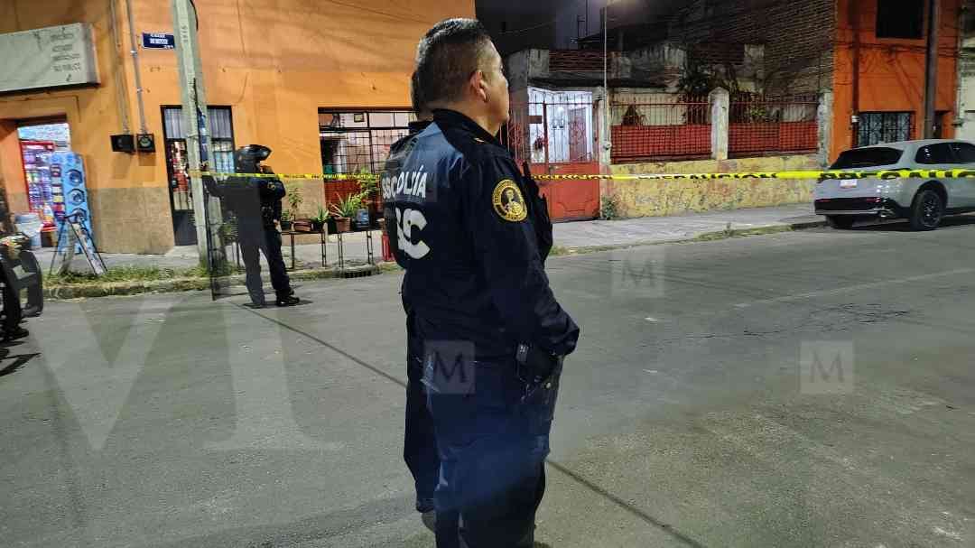 Presuntos 'motosicarios' asesinan a balazos a hombre en Peralvillo