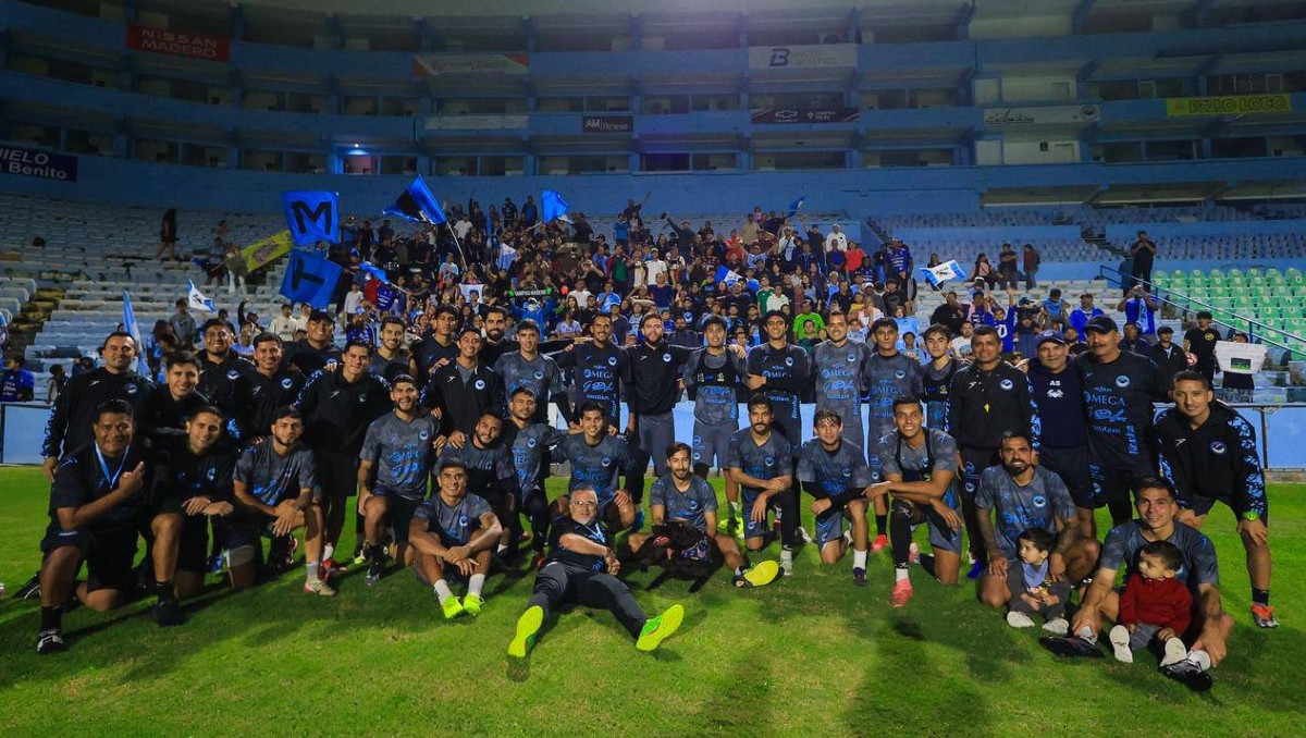 La Jaiba Brava sostuvo un entrenamiento a puerta abierta en el Estadio Tamaulipas, acompañado de sus seguidores.