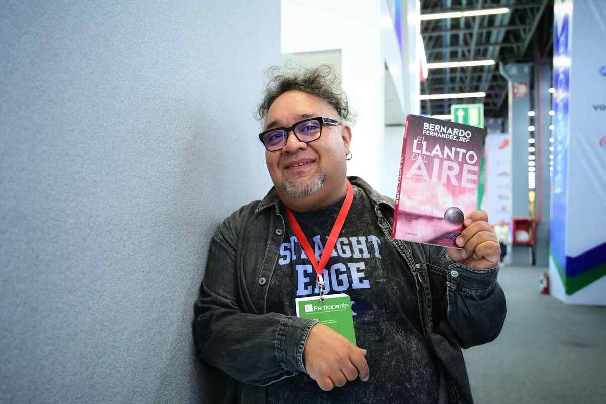 Sus dos primeras novelas de ciencia ficción son "Gel azul" y "El estruendo del silencio" | Sandra Bautista