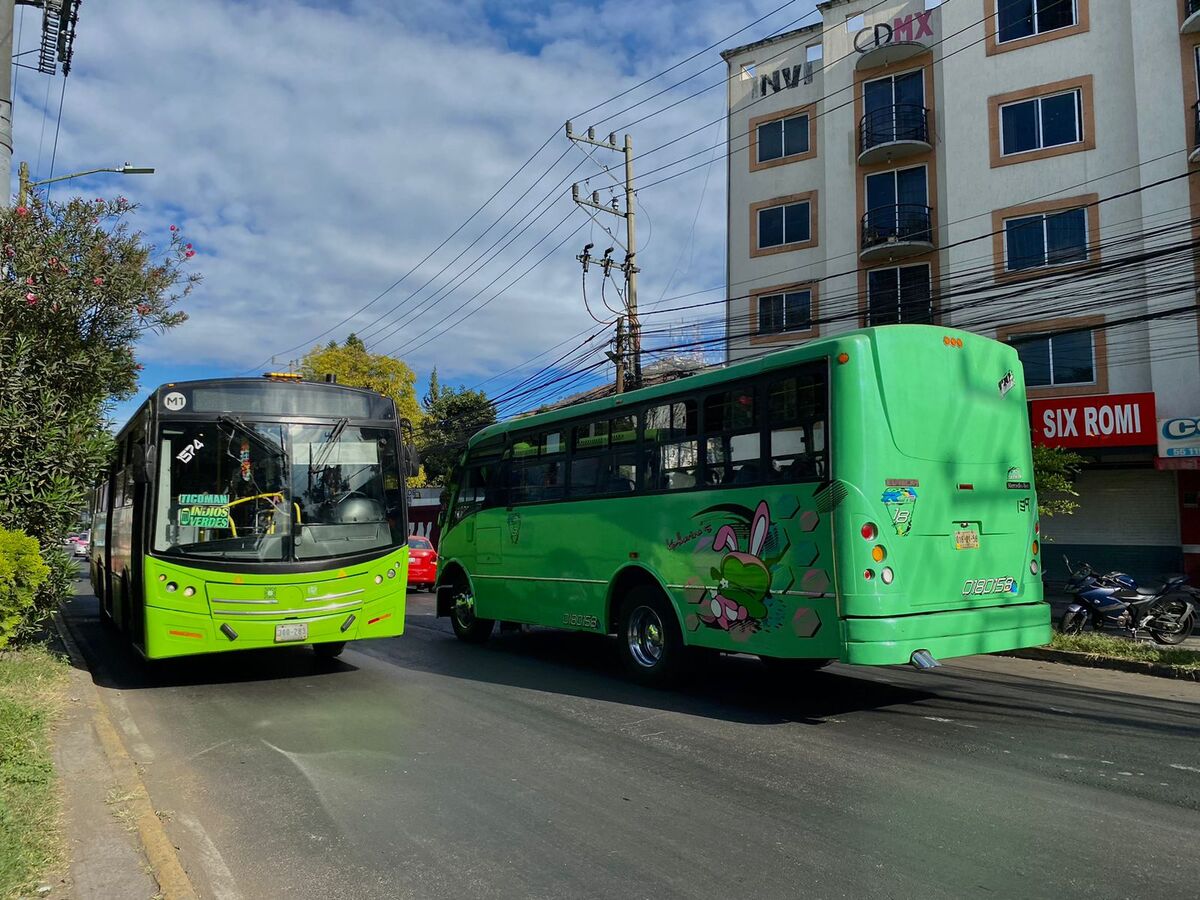 Los usuarios han optado por tomar otras alternativas de transporte público más barato o incluso caminar más. | Mariela Orozco Zaldívar