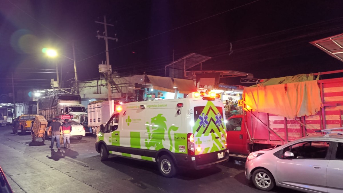 Autoridades de Guadalajara acudieron al Mercado de Abastos (Vicente Torres Alfaro)