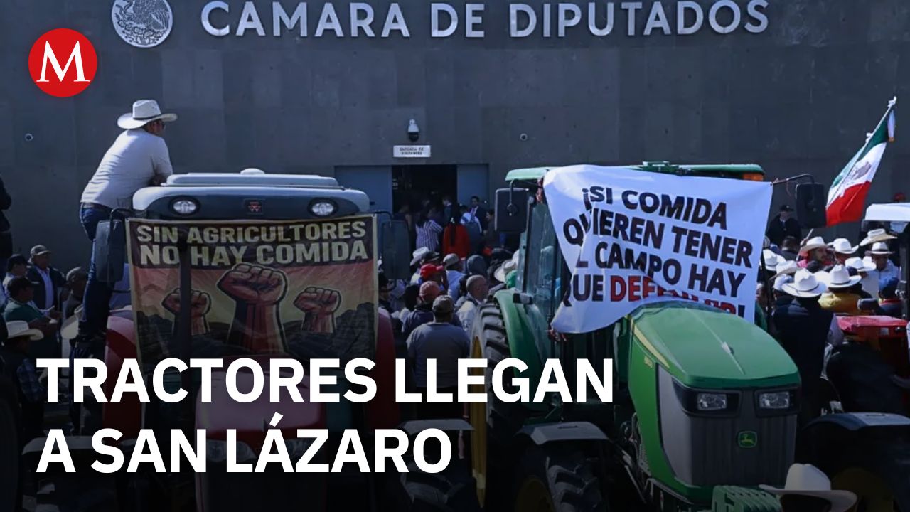 Campesinos llegan en caravana de tractores a San Lázaro para protestar contra la ley de aguas