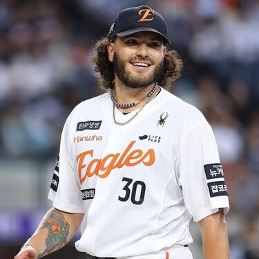 El mexicano Cody Ponce tendrá su segunda etapa en la MLB, tras un exitoso paso en Corea, y firmó un contrato millonario con Toronto Blue Jays