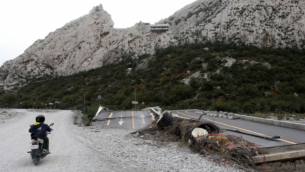 Los daños en la carretera complican la circulación de quienes se trasladan por la zona | Roberto Alanís