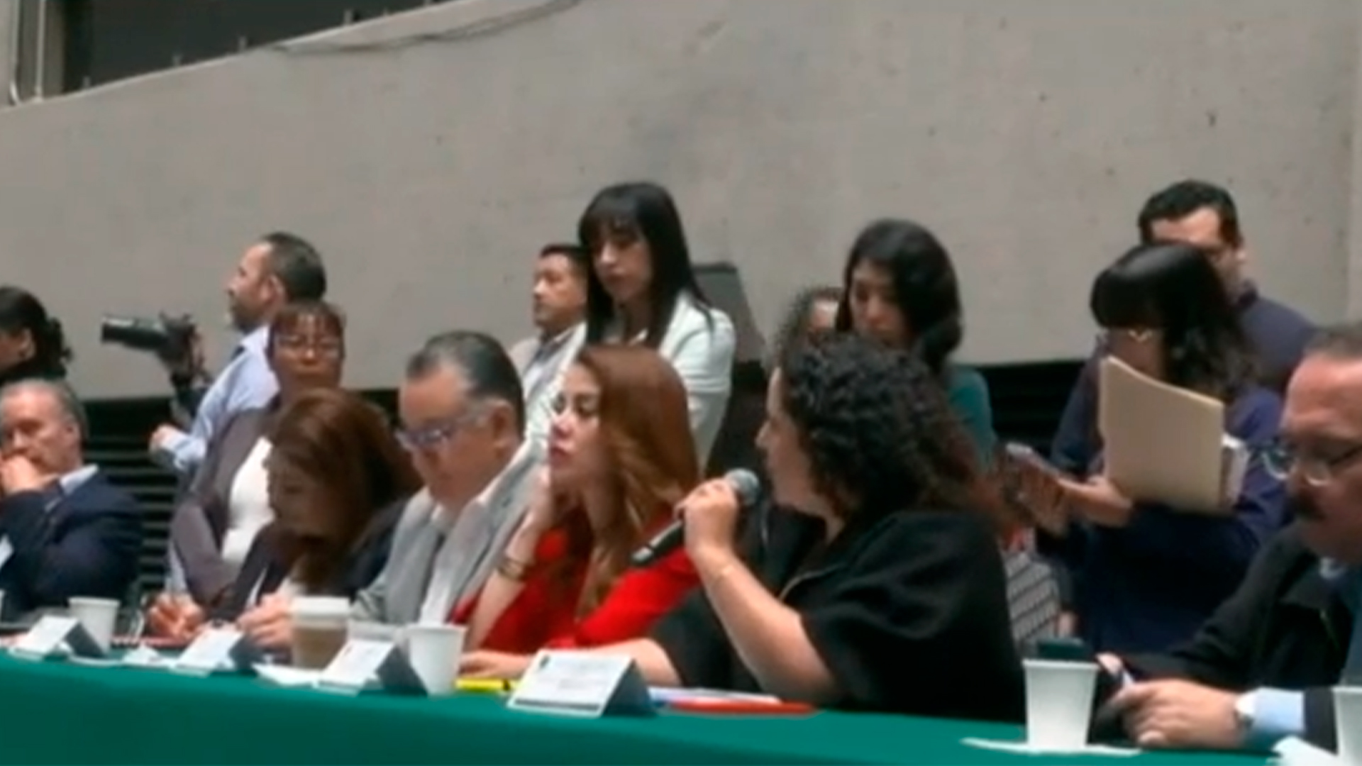 Diputados avalan dictamen de Ley de Aguas pese a protestas de organizaciones campesinas