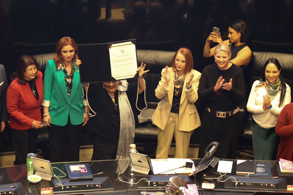 Ernestina Godoy Ramos es elegida fiscal por el Senado. | Ariana Pérez