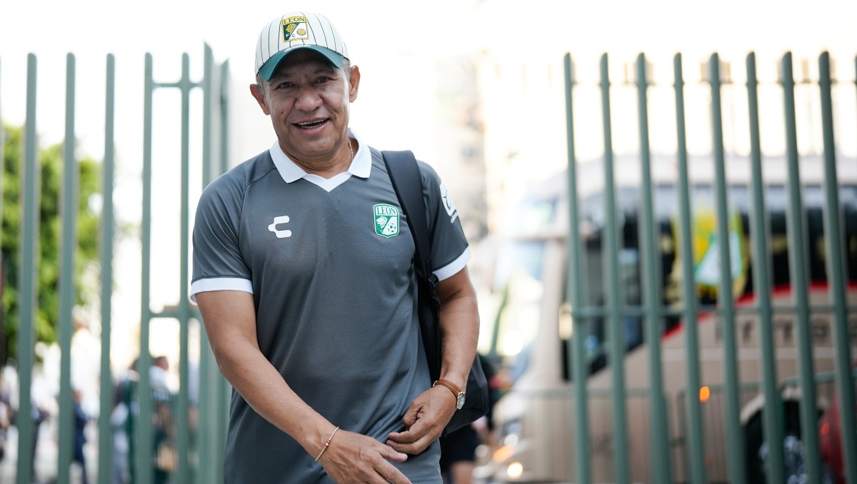 Ignacio Ambriz ignora los rumores sobre la venta de León y se concentra en dar resultados