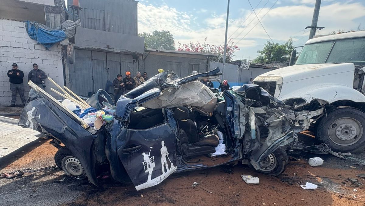 Rescatistas de distintas corporaciones hicieron trabajos para liberar al ocupante de la camioneta | Pedro Delgado