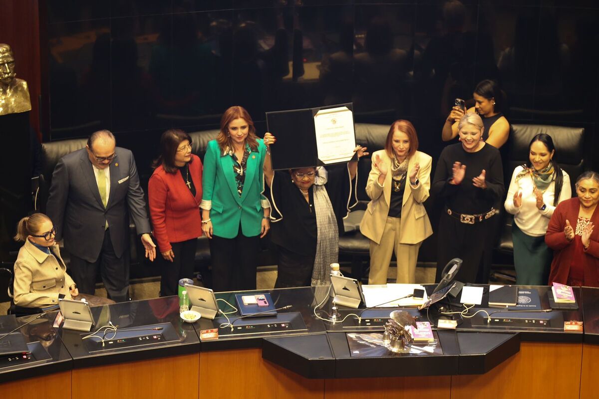 Senado elige a Ernestina Godoy Ramos como nueva fiscal. | Ariana Pérez