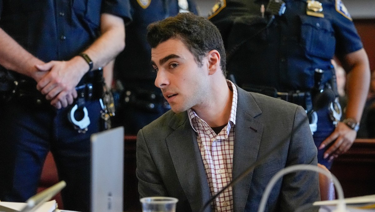 El asesinato del CEO de UnitedHealthcare cumple un año de ocurrido. | AP