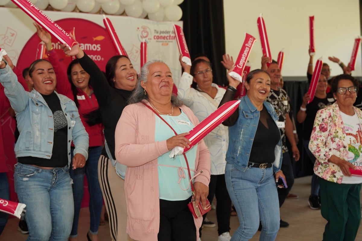 El Banco ofrece una combinación de créditos grupales e individuales, que son complementados con educación financiera. | Especial