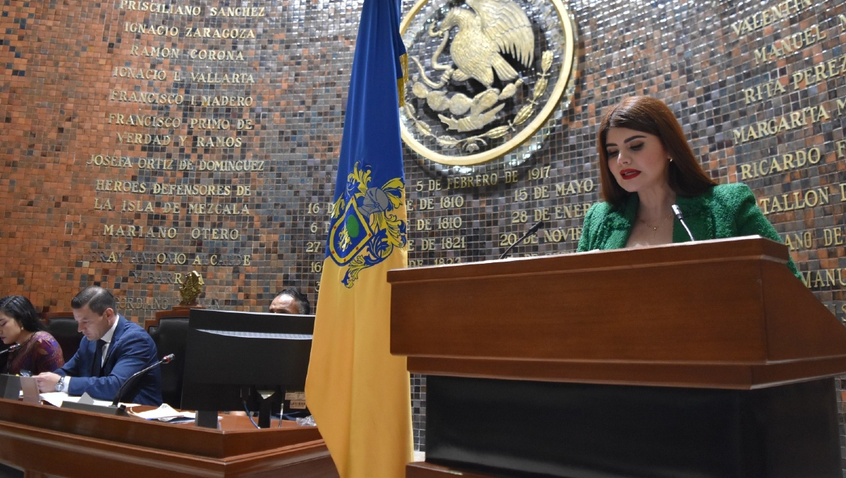La coordinadora del PRI, Cuquis Camarena, invitó al gobernador a asistir en el segundo informe (Foto: Ricardo Valdivia)