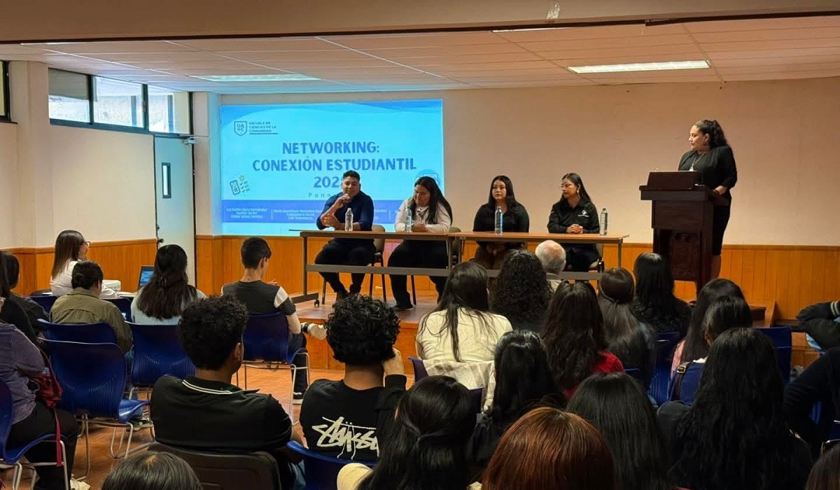 El evento fue hecho para que alumnos de licenciaturas en Relaciones Humanas y Trabajo Social conozcan más su área laboral. (cortesía)