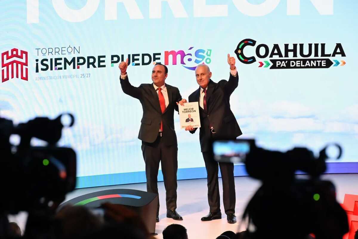 Gobernador de Coahuila, Manolo Jiménez, junto al alcalde de Torreón, Román Cepeda.