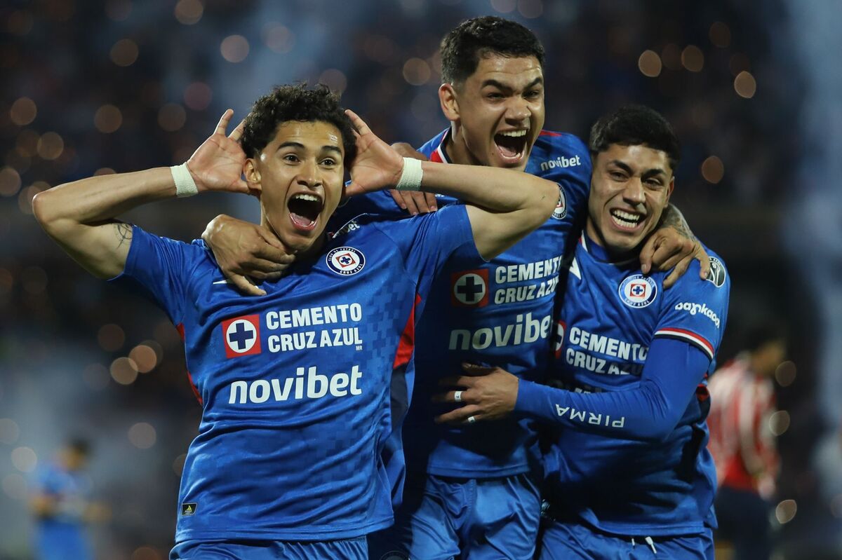 Jeremy Márquez, delantero de Cruz Azul, celebra el gol con el que su equipo empató en cuartos de final. | Cuartoscuro