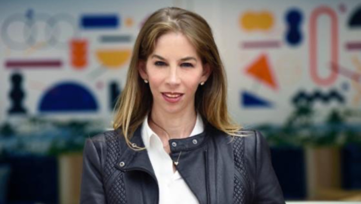 Hija de Shanik Berman se disculpa tras ser criticada por decir que se "debería pagar por trabajar"