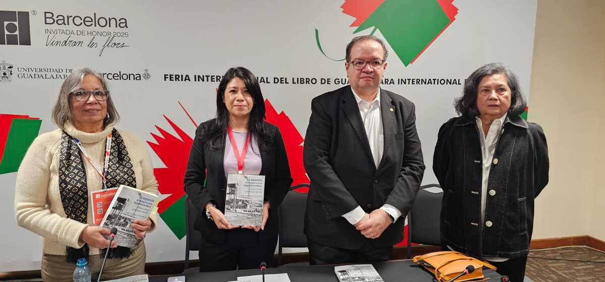 Leonardo Lomelí junto a María de los Ángeles Cortés y Teresa Aguirre Covarrubias en la FIL Guadalajara 2025. | Especial