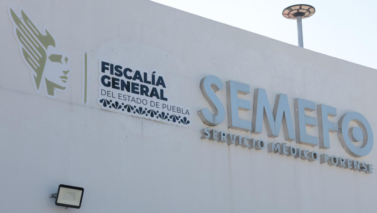 Llegan a Semefo Puebla padres de bailarina cubana fallecida en ataque a bar Lacoss | Agencia Es Imagen