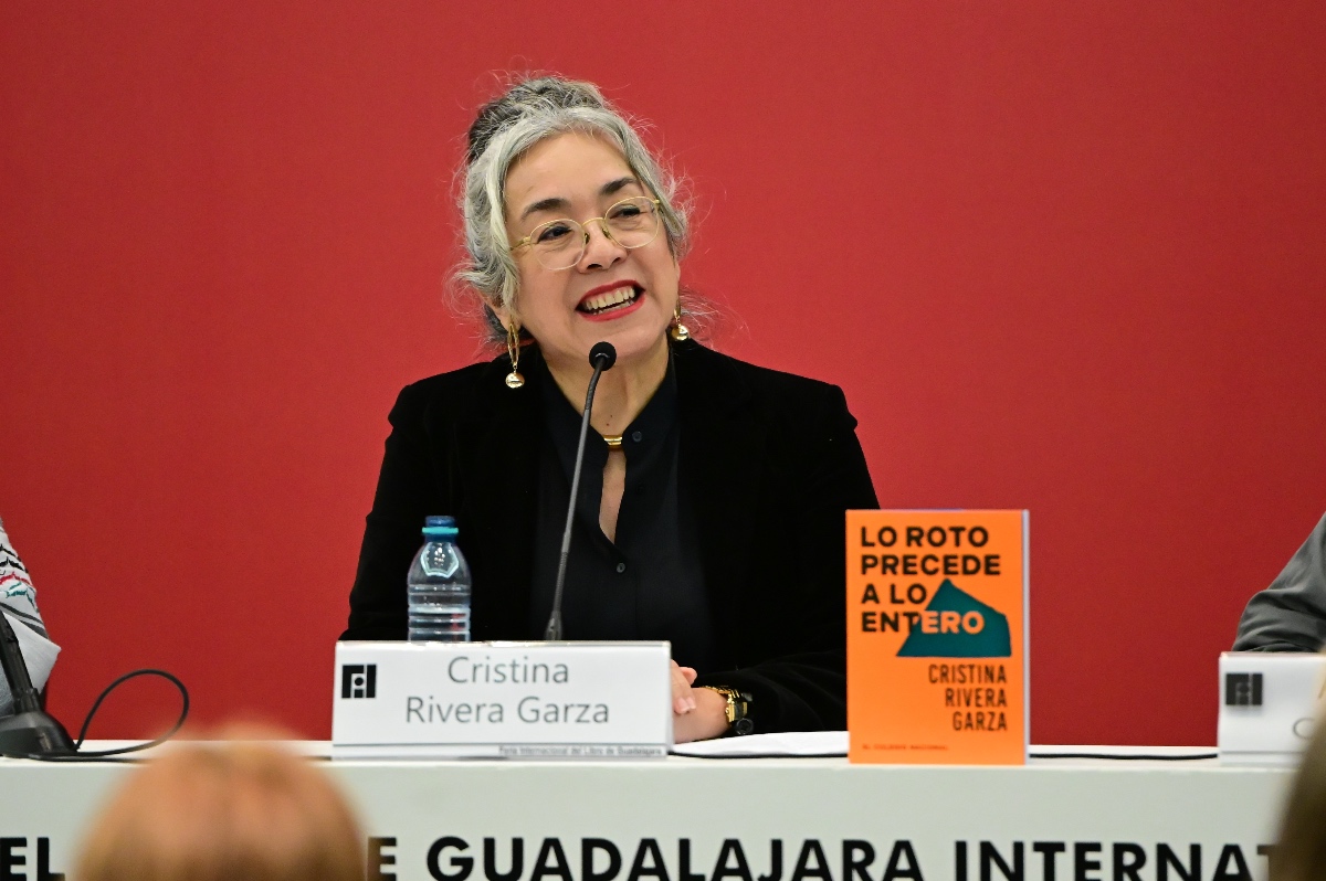 "Lo roto precede a lo entero: Ciento veinticinco infraensayos"