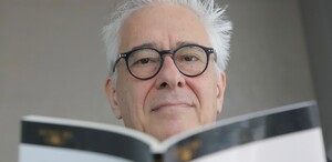 Un encuentro que se inició cuando Serrat se acercó a la novela 'Los rojos de ultramar'. | Foto: Ariel Ojeda