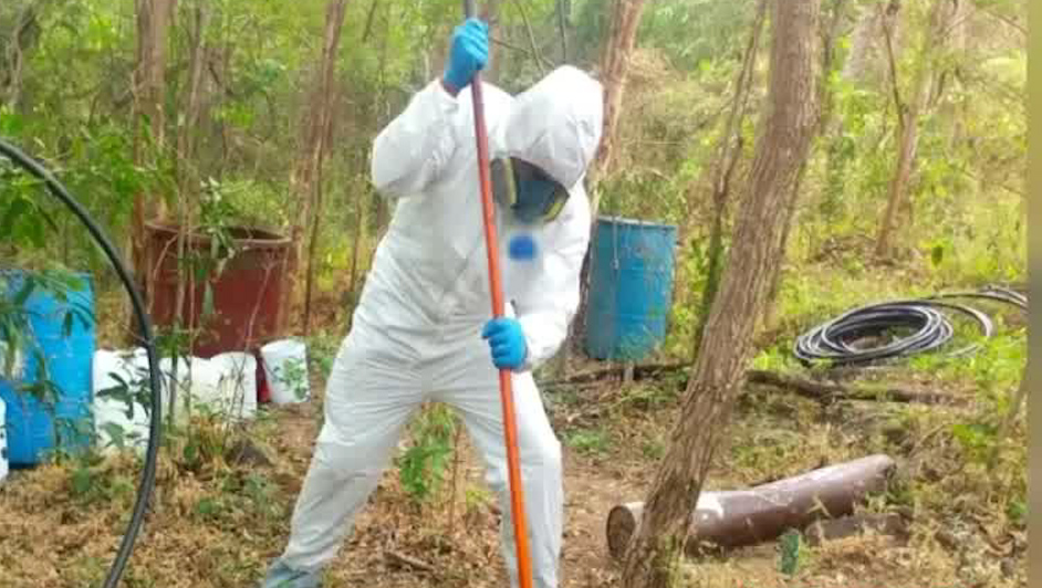 Golpe a narcolaboratorios: aseguran más de 3 mil litros de químicos en Sinaloa